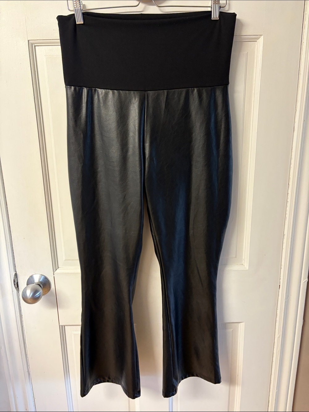 Hatch The Vegan Stretch Leather Maternity Black Crop Flare Pants women’s size M